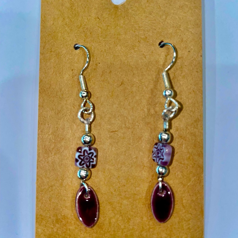 Earrings - Lightweight hanging - Picture 2 of 2
